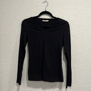 2 long sleeve tees gray & black super comfy barley worn